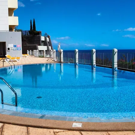Falesia Apartment - Pool & Sea View By Lovelystay Apartment