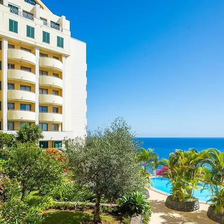 Apartment Falesia Apartment - Pool & Sea View By Lovelystay